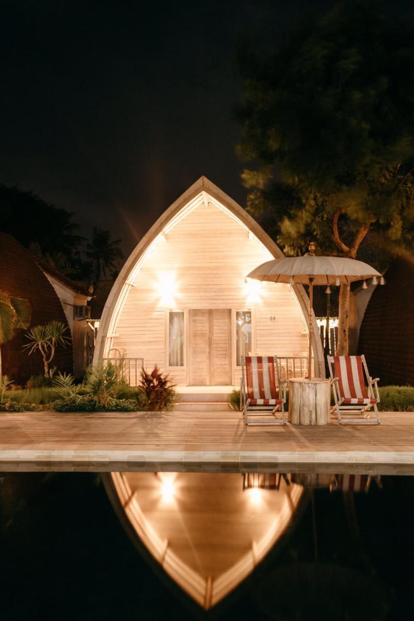 La Roja Bungalows Batununggul Exteriör bild